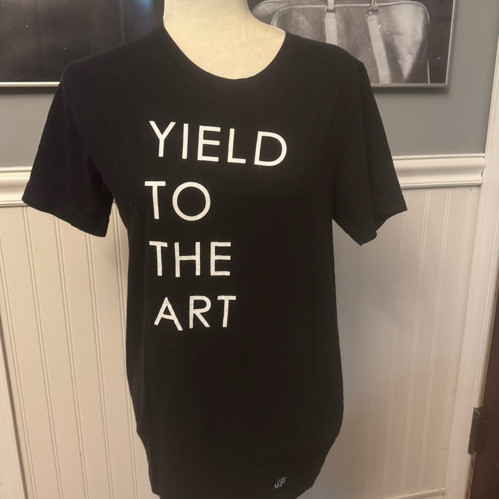 Metropolitan Museum of Art Black Graphic Cotton Tshirt Yield to the Art Unisex M